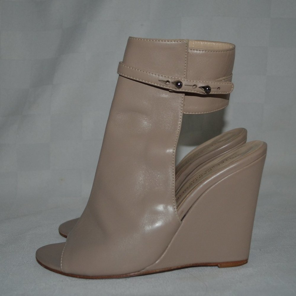 36 6 Hotel Particulier Beige Leather Wedges